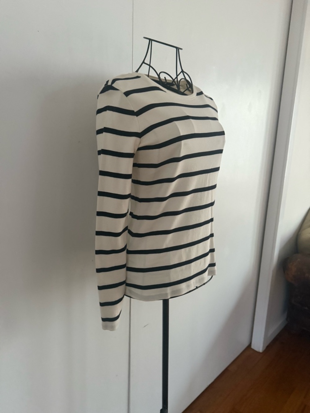 Talbots Striped Long Sleeve Knit Top - Ivory & Navy Sz SP - Picture 3 of 11